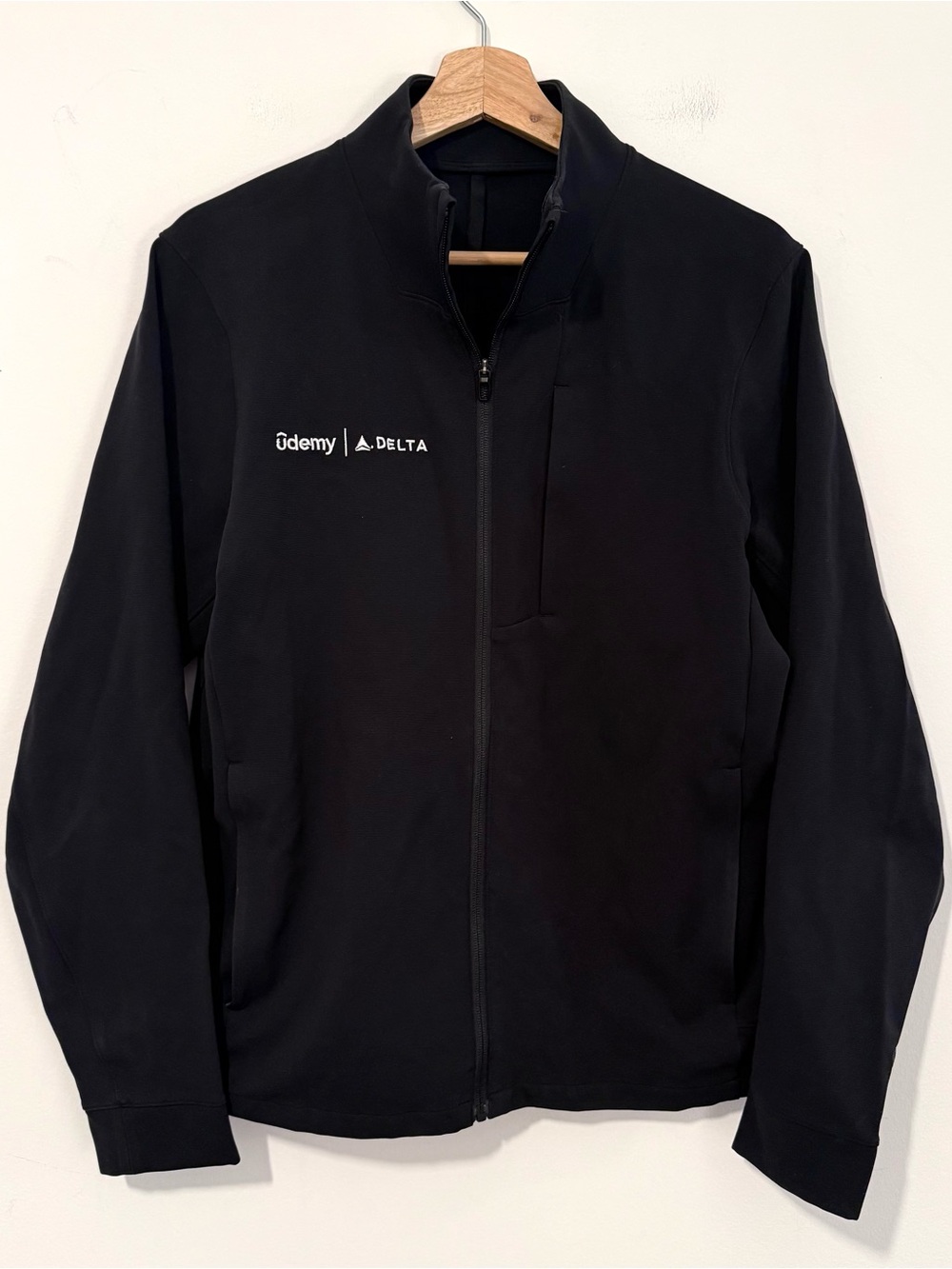lululemon Men’s Sojourn Warpstreme Zip Jacket $148 MSRP